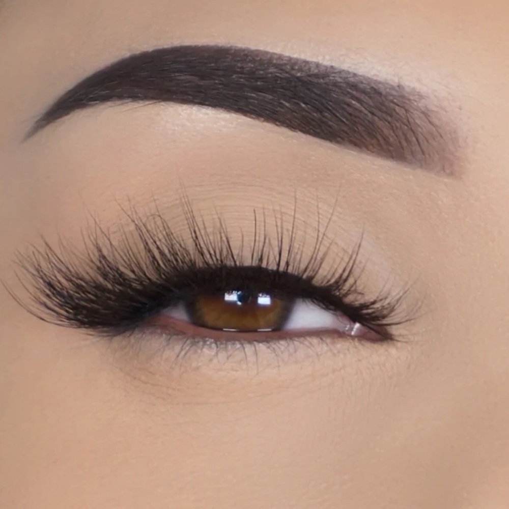 Lilly Lashes